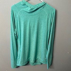 GapFit long sleeved hooded wicking shirt XL